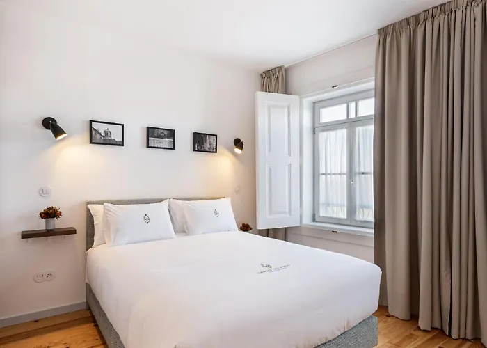 Lp Heritage Next To Cathedral By Se * Braga