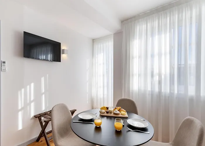 Lp Heritage Next To Cathedral By Se